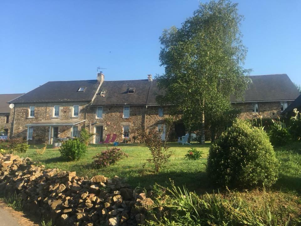 Chambres D'Hotes La Clef Des Champs Montpinchon Exterior foto